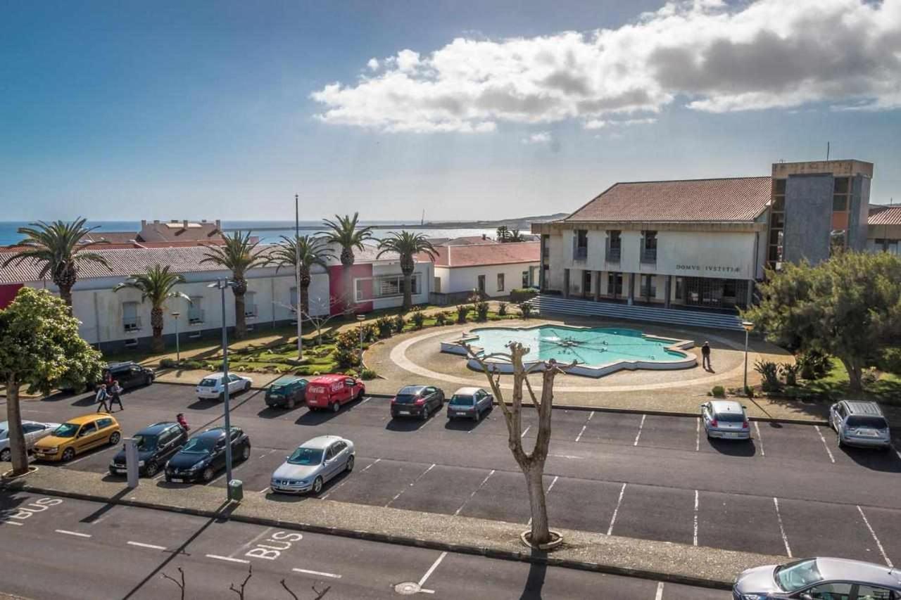 Downtown Praia Da Vitoria Al Экстерьер фото